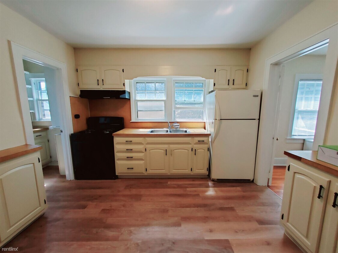 Primary Photo - 2 br, 1 bath Condo - 30 Colonial Rd Apt 2