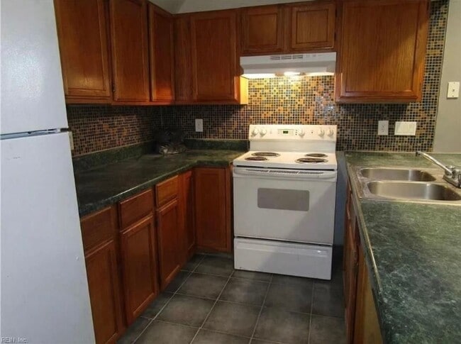 Building Photo - 830 Lexington St