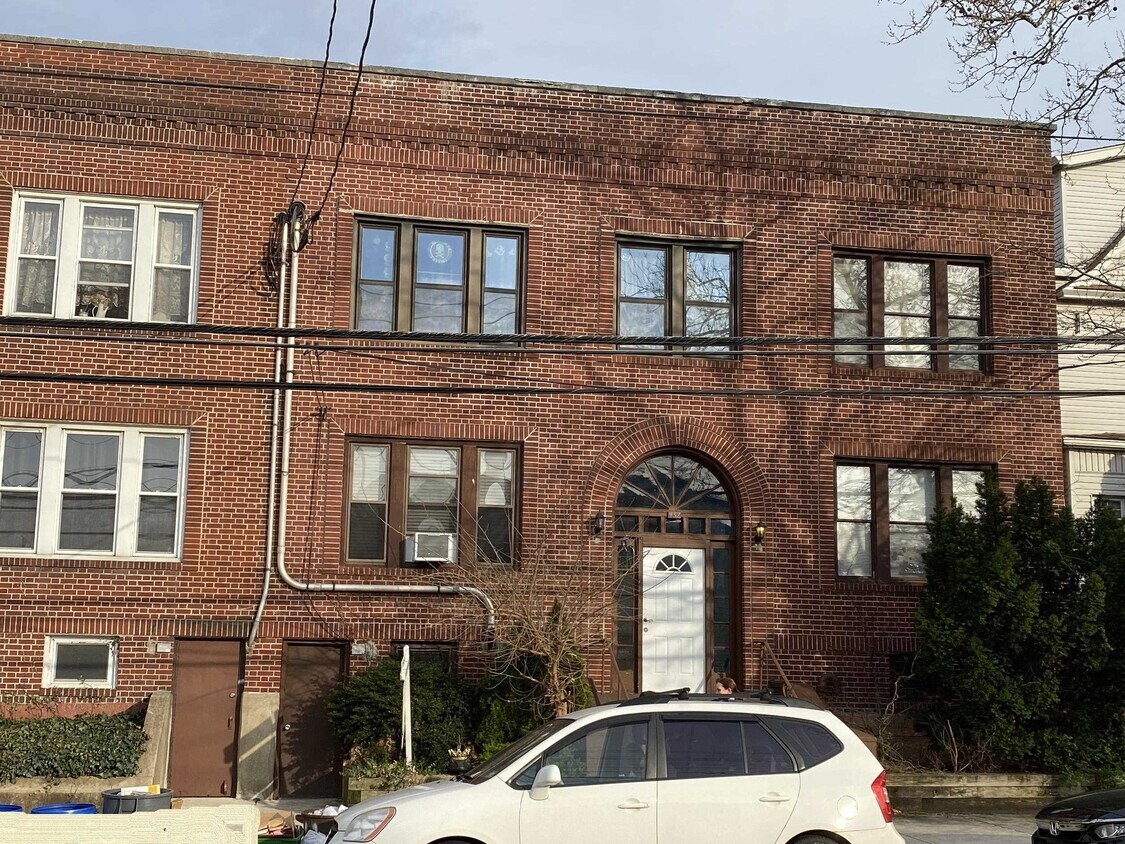 452 Ave E, Bayonne, NJ 07002 Condo for Rent in Bayonne, NJ