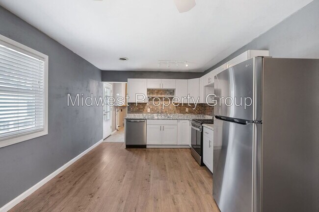 Building Photo - 1595 Flicker Dr