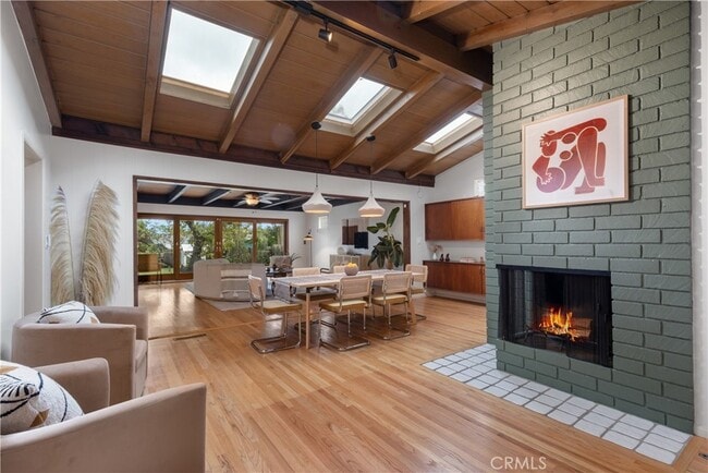 Building Photo - 740 Figueroa Dr