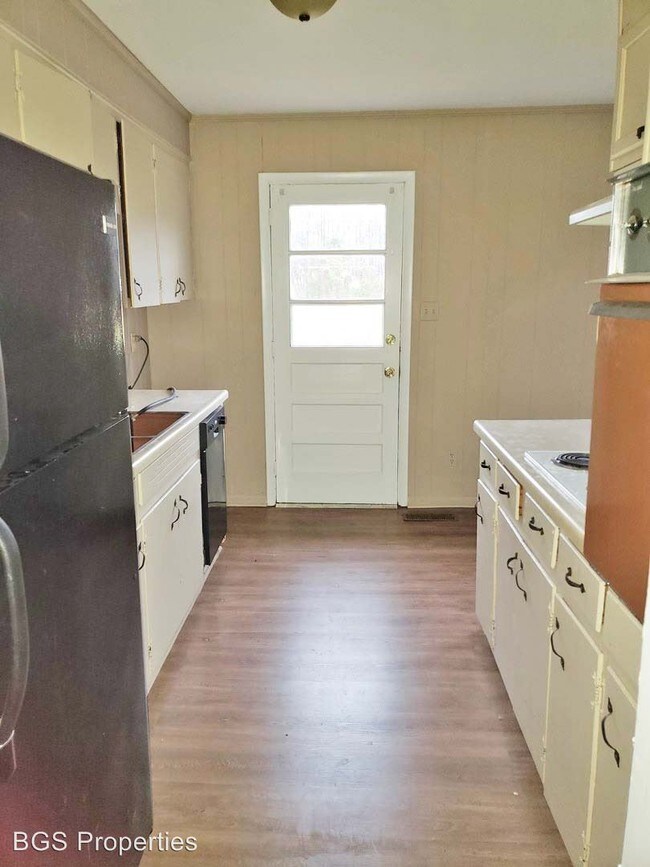 Building Photo - 3 br, 1.5 bath House - 5881 Highway 77