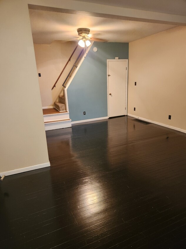 Building Photo - 1611 Ave G Ave