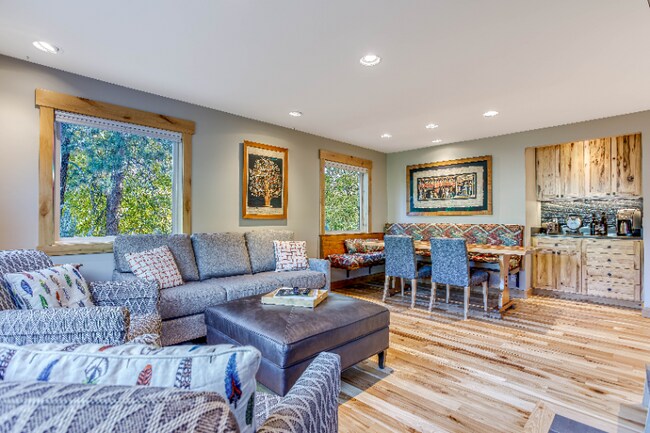 Foto del edificio - 1221 Commercial St