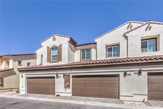 Building Photo - 920 Rosy Starling St