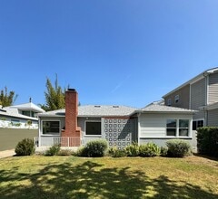 Building Photo - 12556 Everglade St