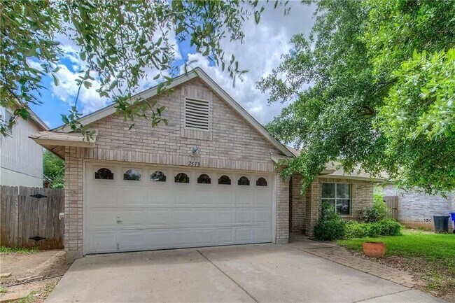 Foto del edificio - 2513 Glen Field Dr