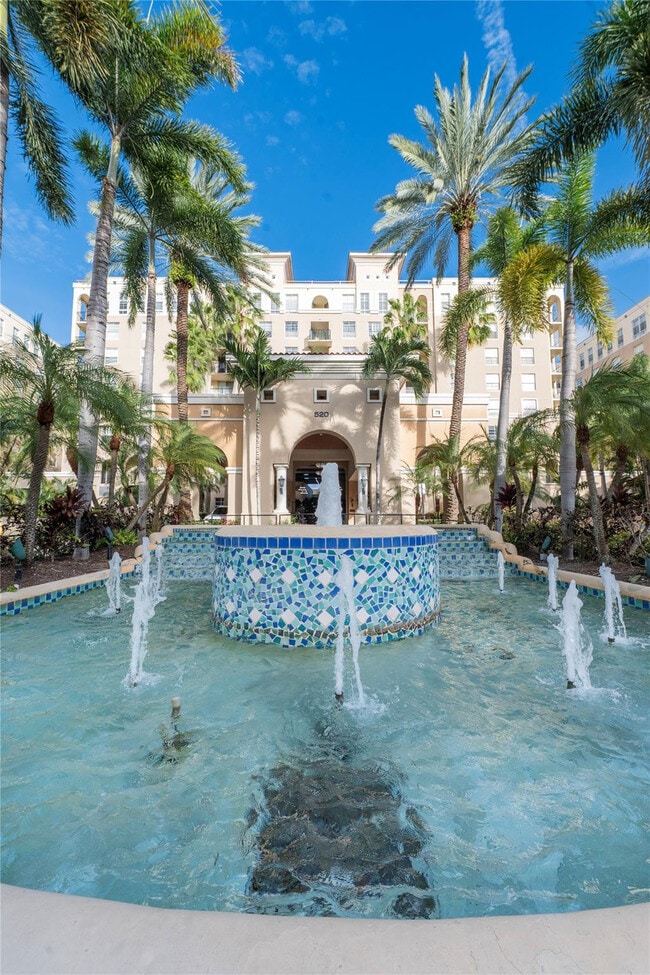 Building Photo - 520 SE 5 Ave