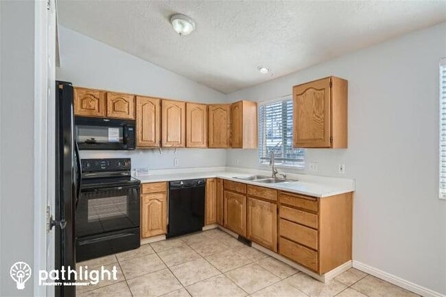 Building Photo - 635 W 1080 S, Tooele, UT, 84074