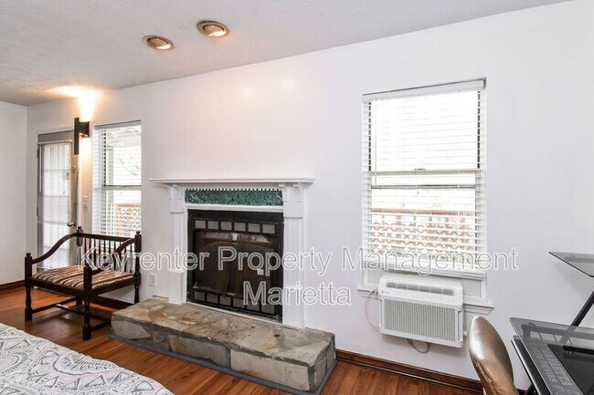 Building Photo - 1312 Brandl Dr SW