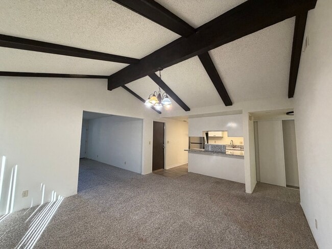 Foto del edificio - Welcome to this beautifully renovated 2-bedroom, 1-bath home in the desirable Foothill Oaks!