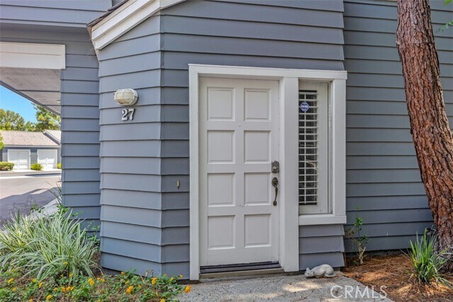 Building Photo - 27 Brittany