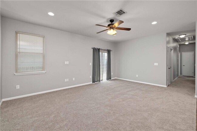 Building Photo - 251 Pearl Wy