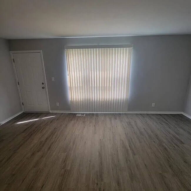 Foto del edificio - 6720 E 43rd Pl