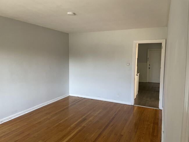 Living Room Dining room- right - 278 Delawanna Ave