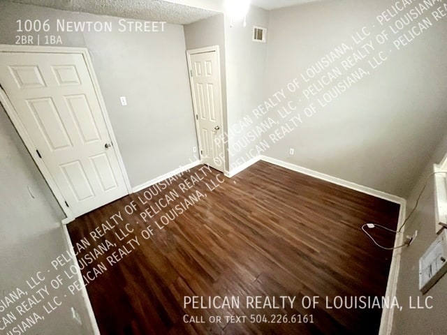 Photo - 1006 Newton St Apartment