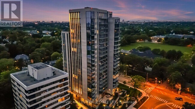 Building Photo - 215 Lonsdale Rd