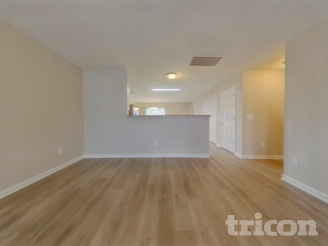 Foto del edificio - 558 Robins Egg Dr