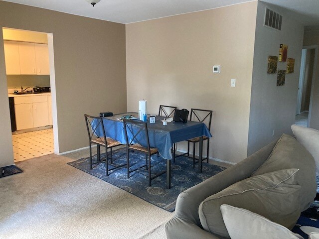 Building Photo - 382 Homeland Southway