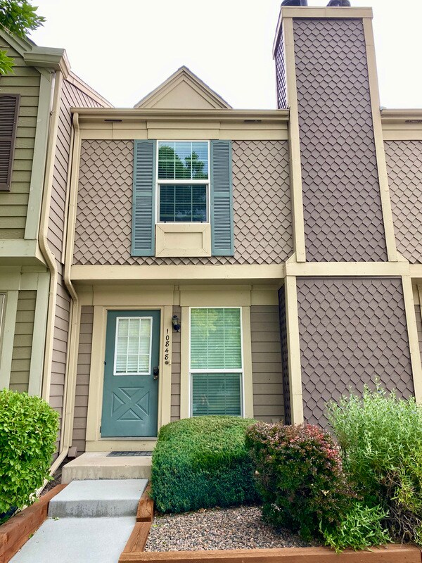 Building Photo - 10848 Victorian Dr