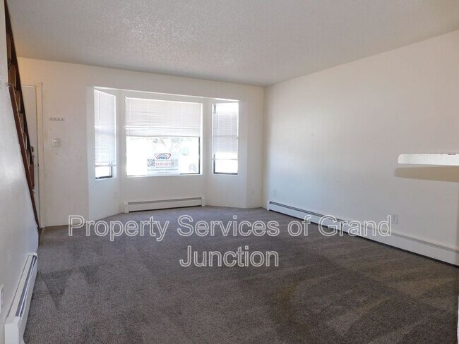 Foto del edificio - 3245 Downey Ct