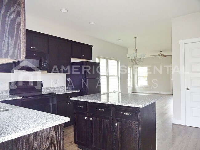 Foto del edificio - Gorgeous Home for Rent in McCalla! Availab...