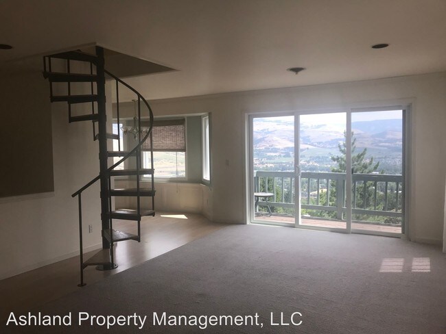 Foto del edificio - 4 br, 3.5 bath House - 584 Prim St