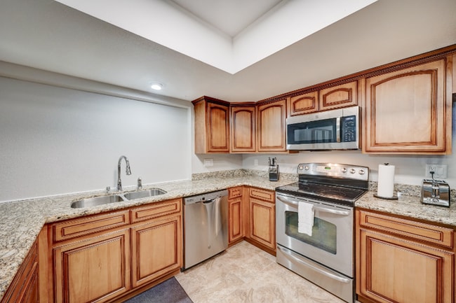 Building Photo - 4625 W Morten Ave