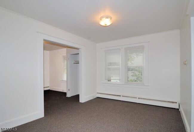 Building Photo - 70 2nd Ave