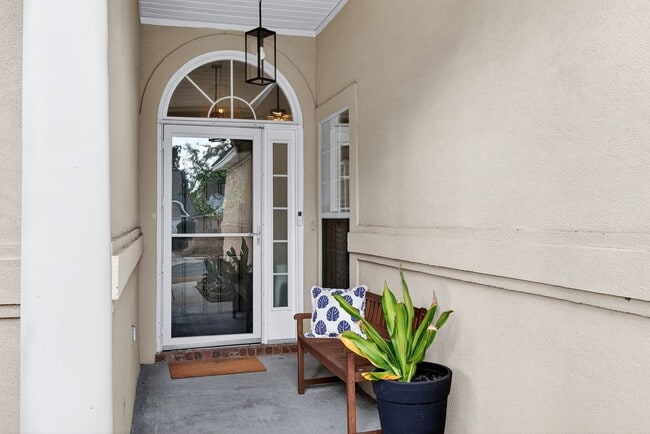 Building Photo - 4 bedroom 2 bathroom home in Mainstreet Subdivision - Richmond Hill GA