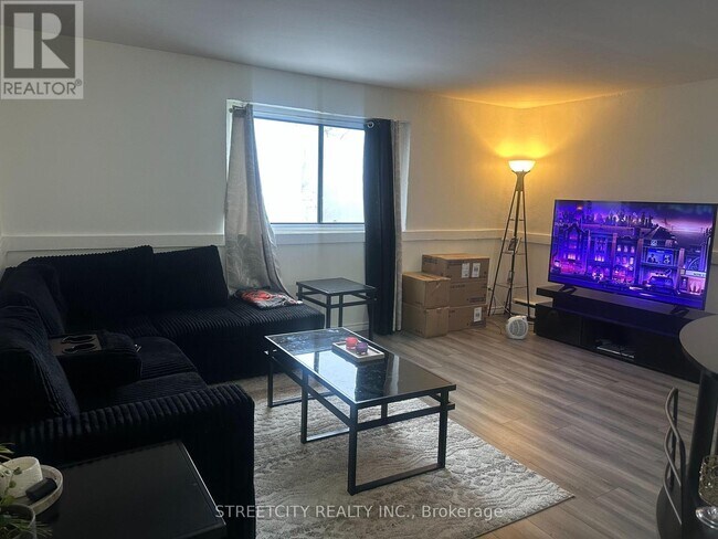 Building Photo - 220 Ashland Ave