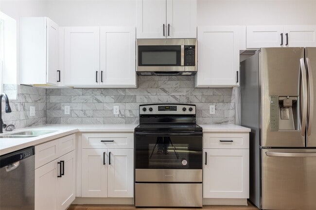 Foto del edificio - 8210 Sparta St