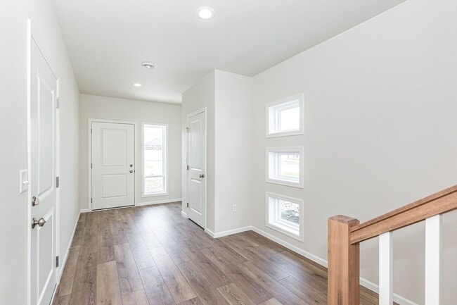 Foto del edificio - 4-bedroom, 3-bathroom West Fargo Single-Family Home w/ 3 Stall Garage