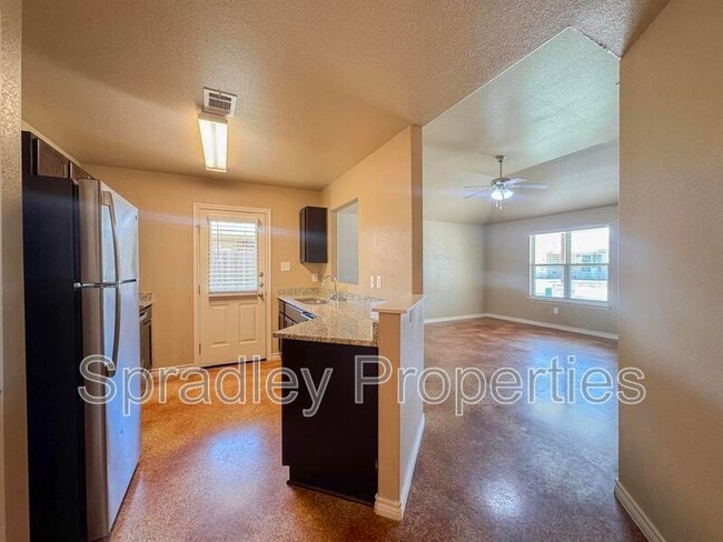 Building Photo - 1009B San Saba Ct