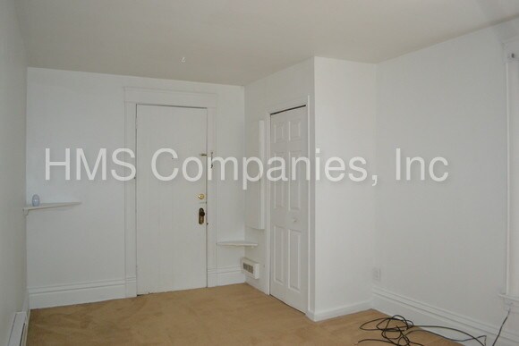 Building Photo - 224 Douglas Ave