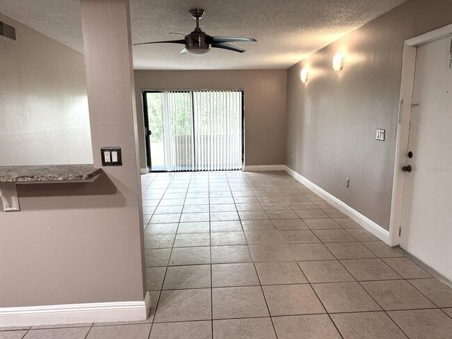 Foto del edificio - 5225 Vineland Rd