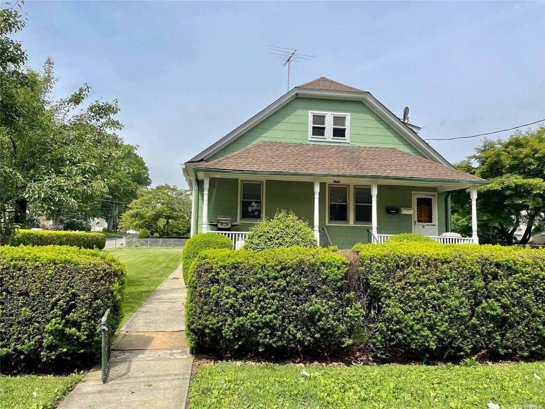 15 Nassau Rd, Glen Cove, NY 11542 Apartment for Rent in Glen Cove, NY