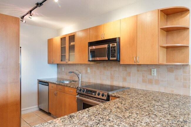 Foto del edificio - 7855 Boulevard E