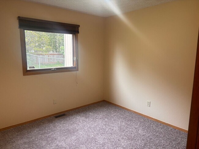 Foto del edificio - Updated 3 Bed / 2 Bath Turnagain Townhome!