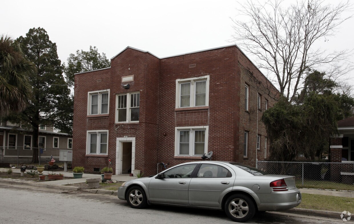 139 Cottage Ave - Cottage Apartments