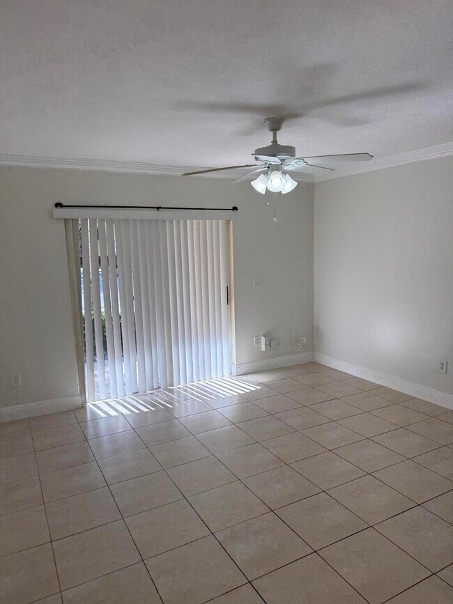 Foto del edificio - 5520 NW 61st St