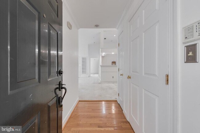 Foto del edificio - 8301 Bluebird Way
