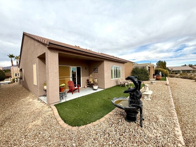 Foto del edificio - Great single-story two bedroom home in Sun City Aliante with golf course view