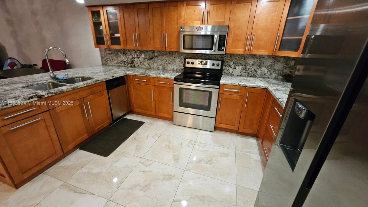 Primary Photo - 14316 SW 97th Ln