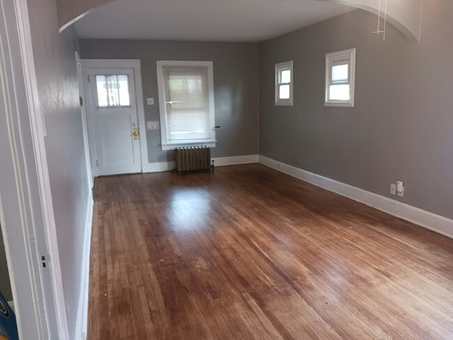 Photo - 3185 S Sherman St House