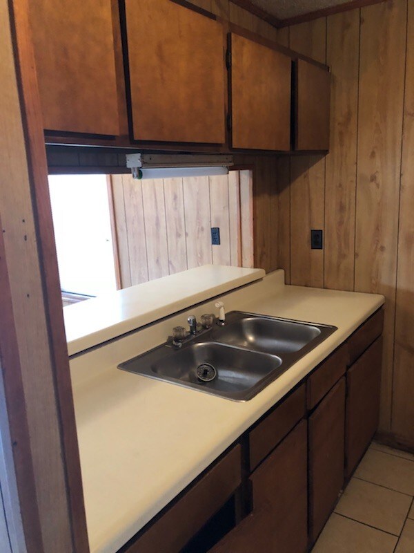 Building Photo - 2001 17th Ave