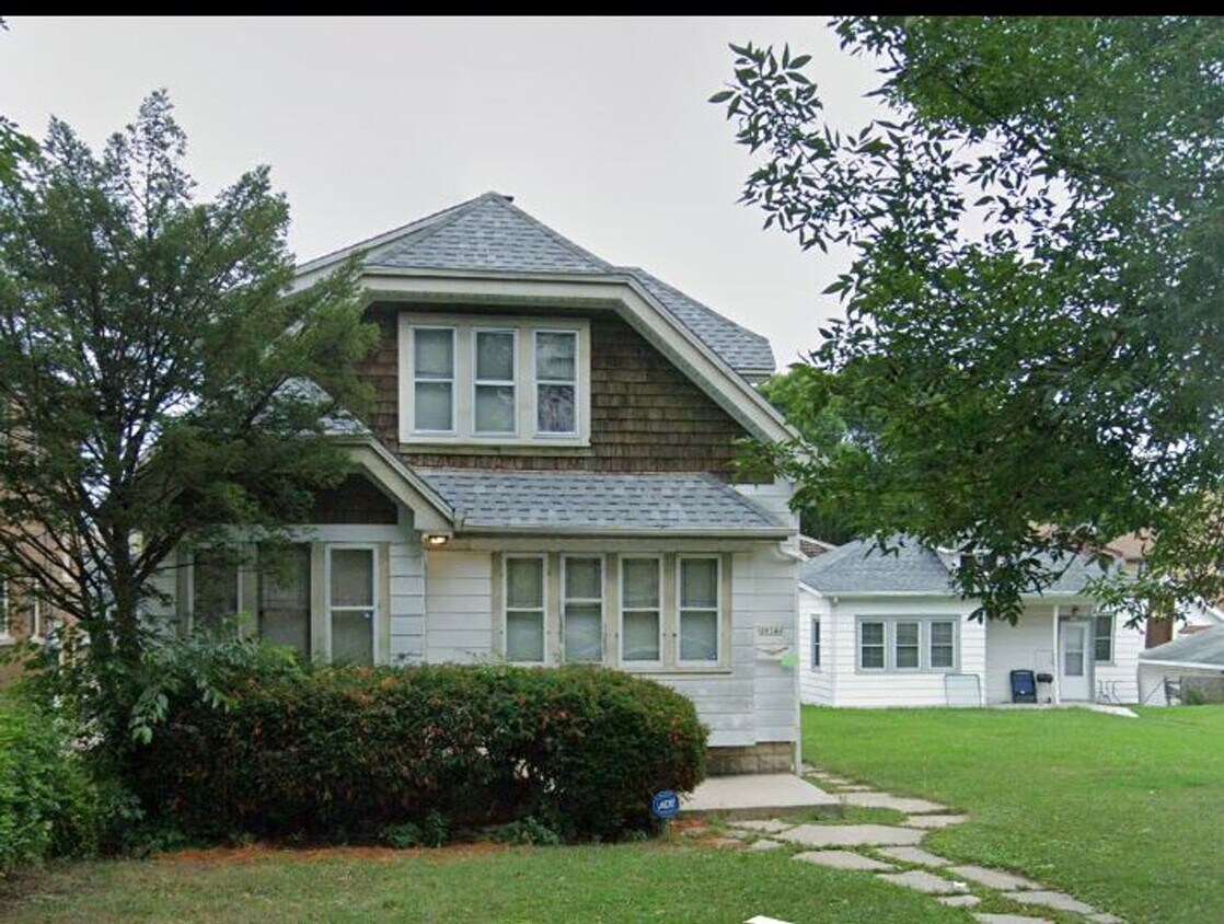 Primary Photo - 2834 N 54th St. (Duplex)