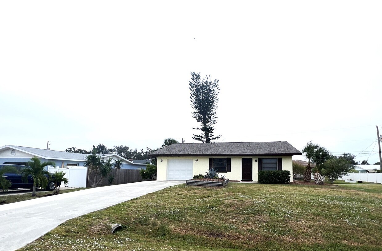 Primary Photo - 2BR/2BA Single Family Home in South Venice