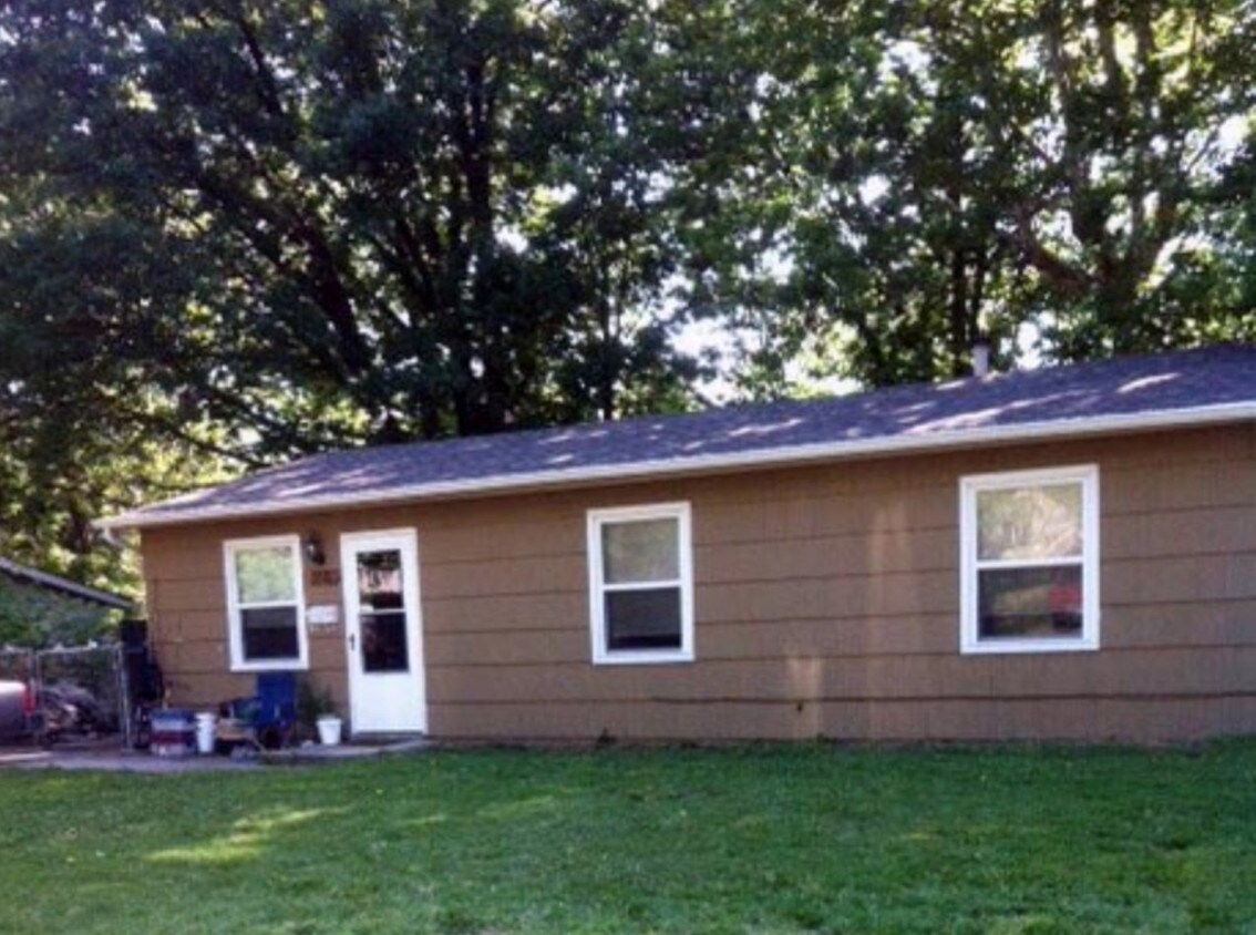 Primary Photo - 2521 S. 48th