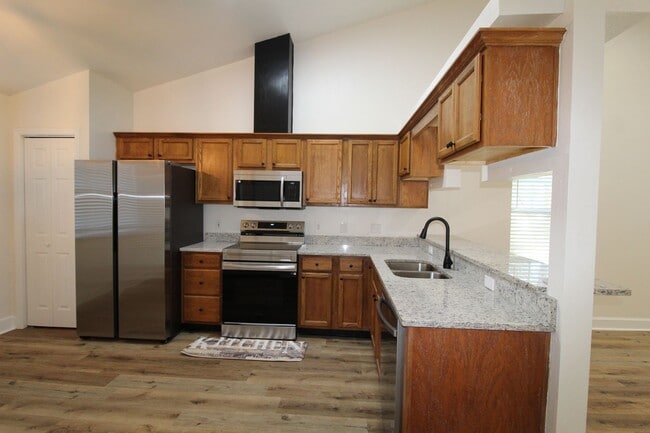 Building Photo - New 3 Bedroom Rental Available Before the New Year!